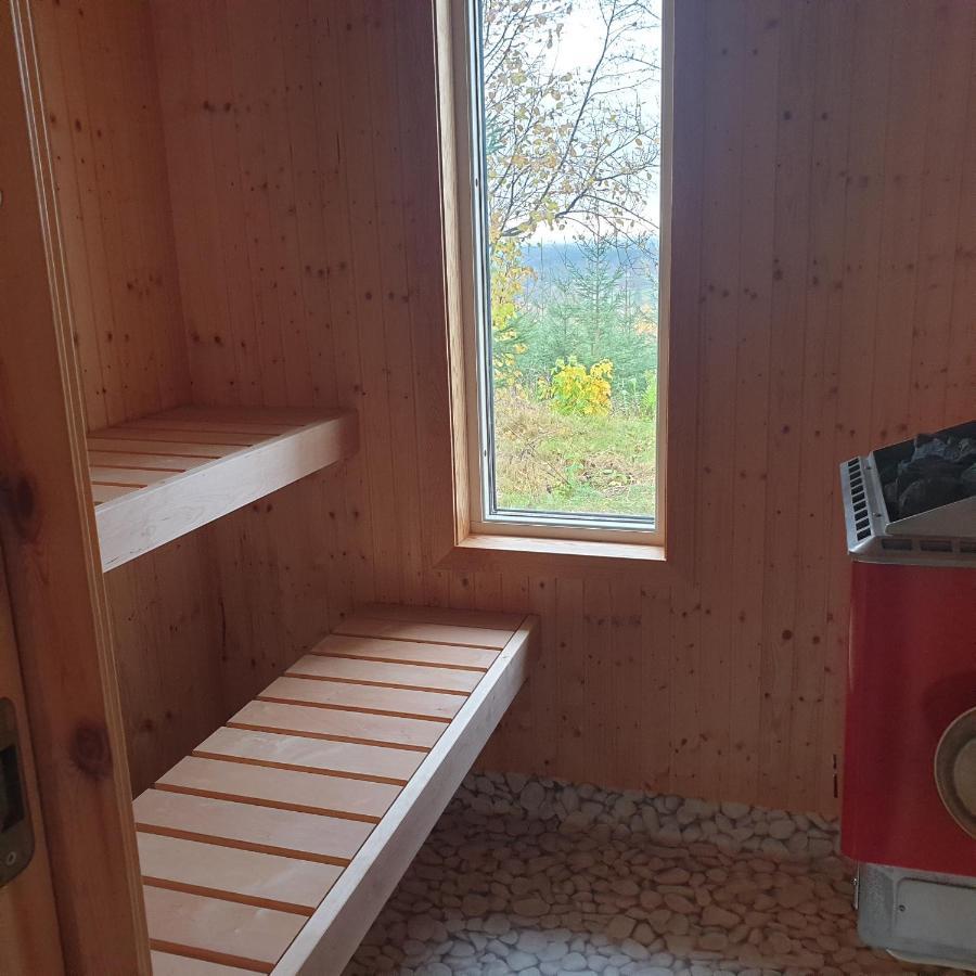 Gaeststuga I Vacker Natur, Bastu, Bubbelpool Sommartid Och Gratis Parkering Naera Ulricehamn Och Lassalyckan, Guesthouse With Nice View With Sauna And Free Parking Close To Dalsjoefors And Fishing ボロース エクステリア 写真