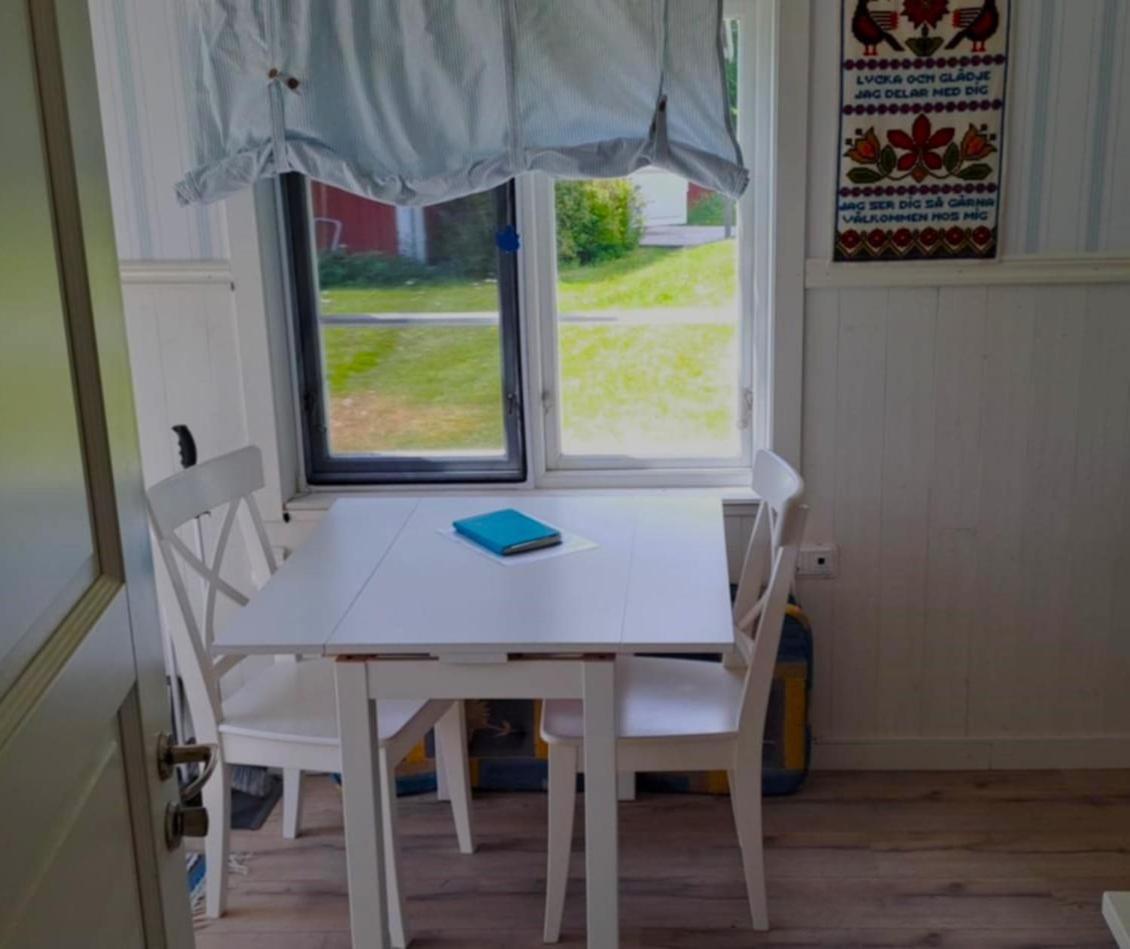 Gaeststuga I Vacker Natur, Bastu, Bubbelpool Sommartid Och Gratis Parkering Naera Ulricehamn Och Lassalyckan, Guesthouse With Nice View With Sauna And Free Parking Close To Dalsjoefors And Fishing ボロース エクステリア 写真